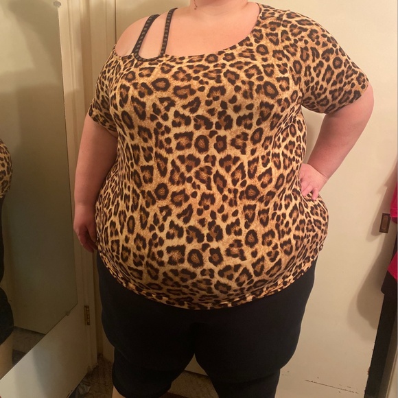Addition Elle Plus-Size Leopard Print Off-Shoulder Top, Size 4x - Picture 1 of 2